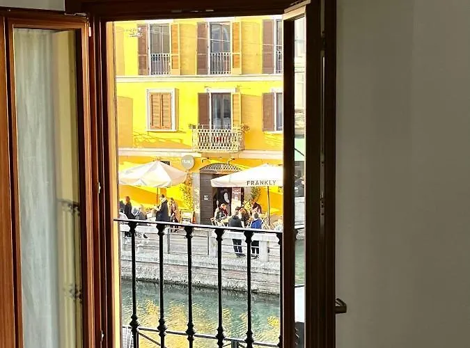 Naviglium Darsena Apartman Milánó